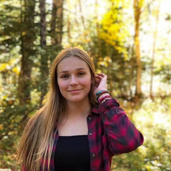 Meet your Posher, Lara - Picture 1 of 1